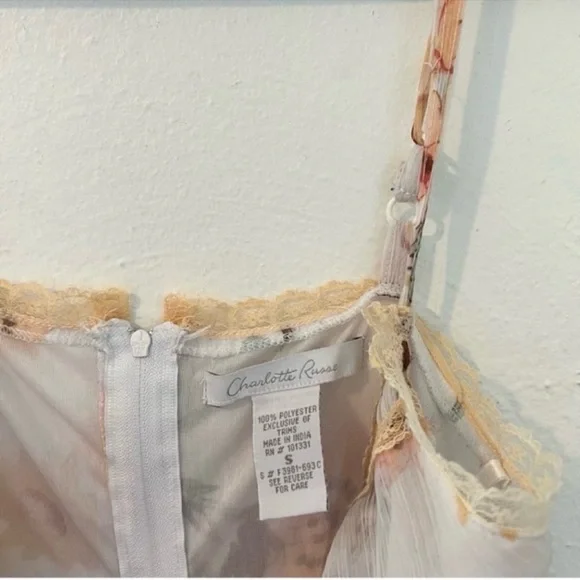 Y2K Charlotte Russe white floral print tiered lace detail dress 
size small - Picture 3 of 8